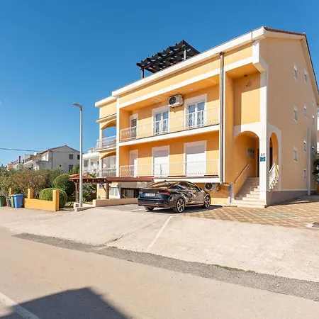 1 Bedroom Beautiful In