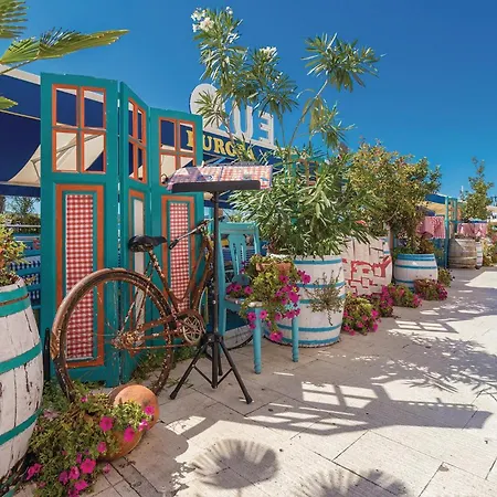 1 Bedroom Beautiful In