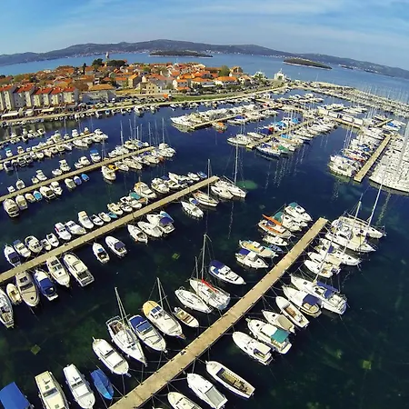 1 Bedroom Beautiful In * Biograd Na Moru
