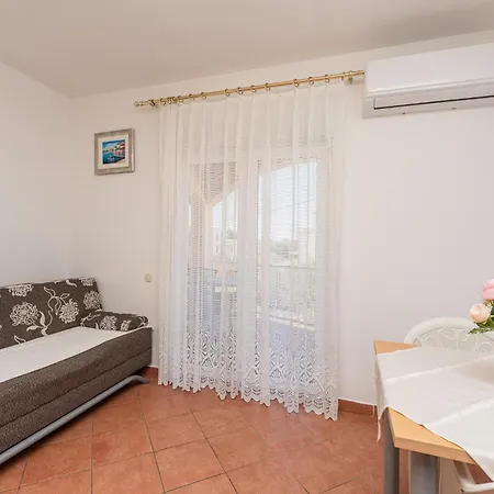 1 Bedroom Beautiful In